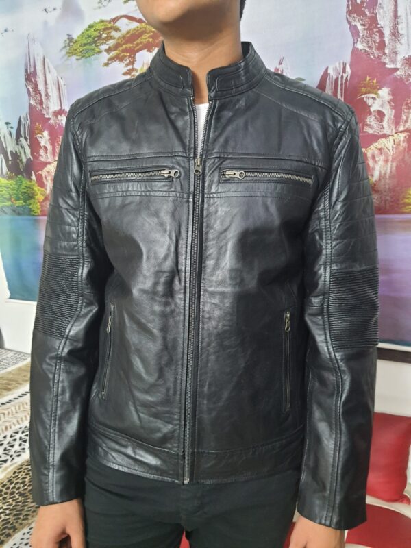 Sleek Black Leather Jacket - Image 3